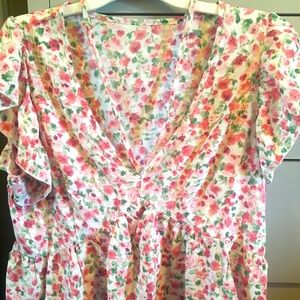 NWOT Womens floral top